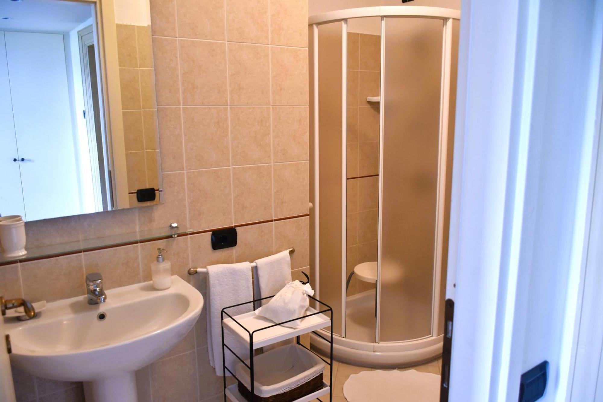 Ferienwohnung Residenza Ca' Laripa Solto Collina Exterior foto